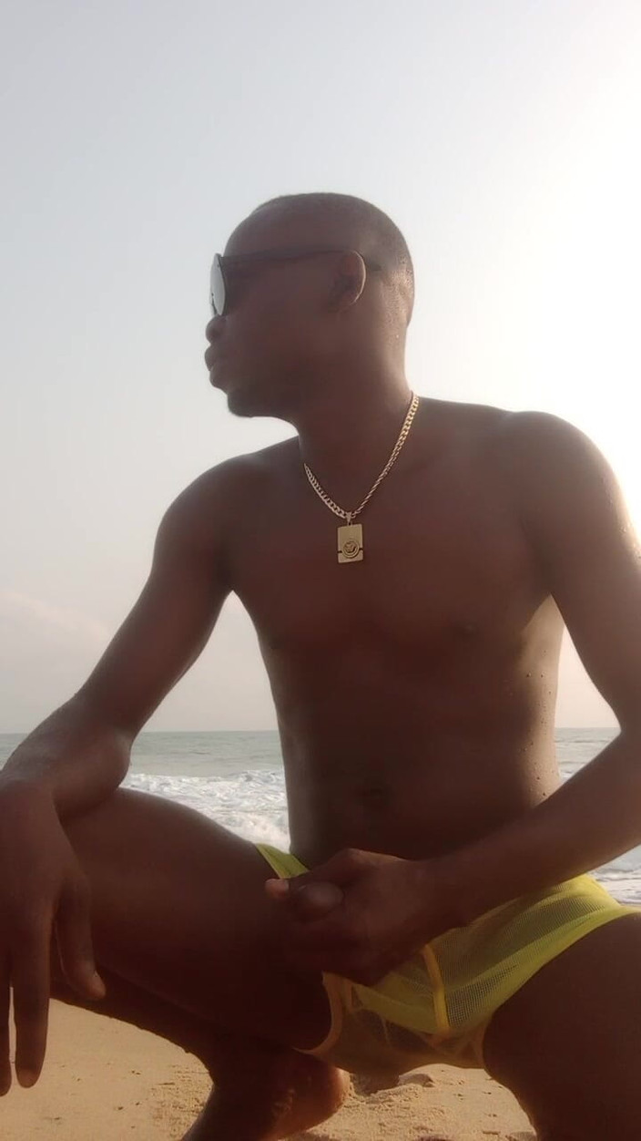 Dickass3x: Caminando con mi enorme polla trasera masturbándose en la playa...