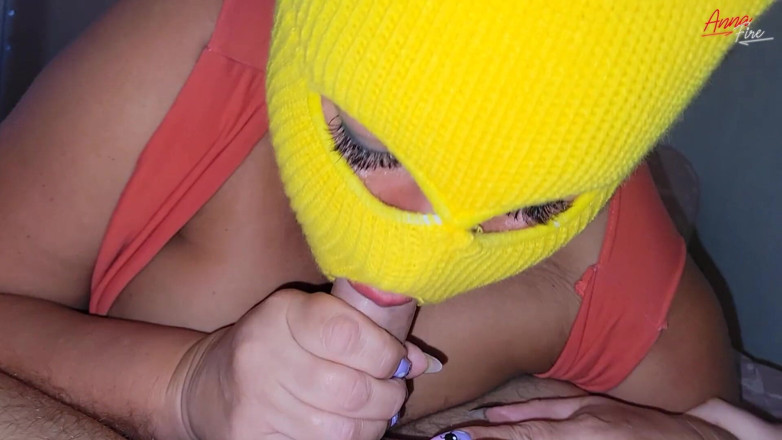 Anna Fire: Milf makes a blowjob in a mask.Oral creampie