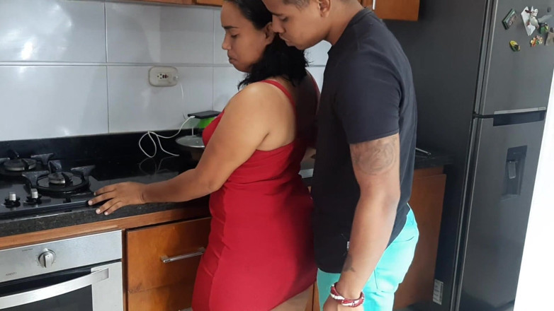 LanaKumari: Lã Com Tesão Chupa Meu Pau Na Cozinha