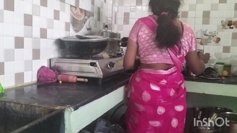 Funny couple porn studio: Tamilské kuchyňské sezení