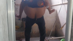 Busty mom: Stehender indischer fick