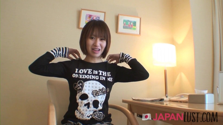 Japan Lust Gold: 부모님이 침을 뱉기 위해 질싸하는 반항적인 일본 십대