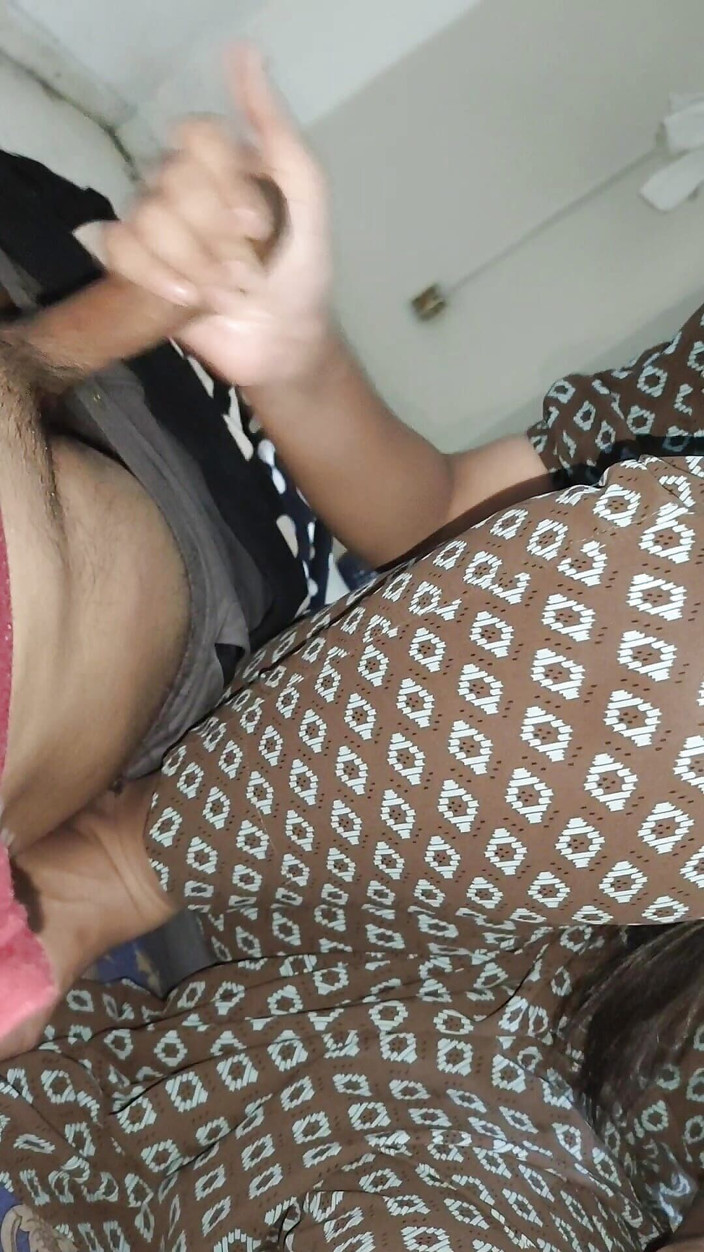 Hotfuck20: Une musulmane en hijab se tape un hindou pour s'amuser