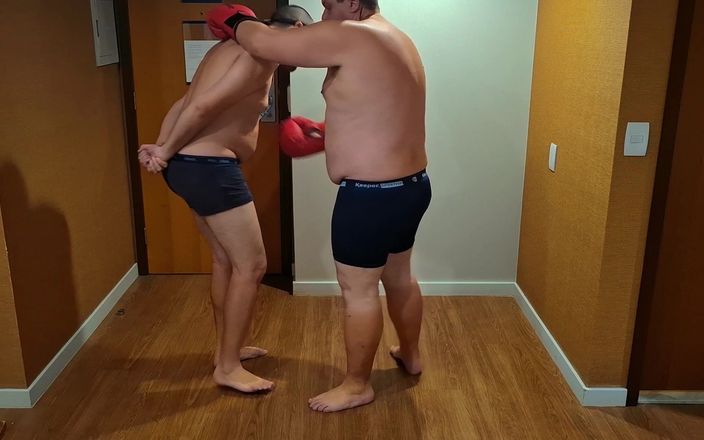 Combat and fetish: Căpitanul l-a arestat pe iber, și acum va plăti