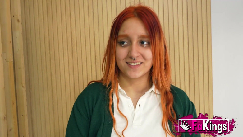 FAKings: Üvey anneni iş gününe getir! 18 yaşındaki hatun kendi üvey annesini ilk...