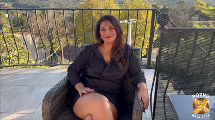 Porno Baguette: Lola, muhteşem esmer, büyük bir yarak istiyor