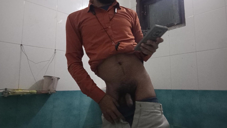 Brijesh 270: Dnes ukazuji Munni, všichni stojí a sledují.