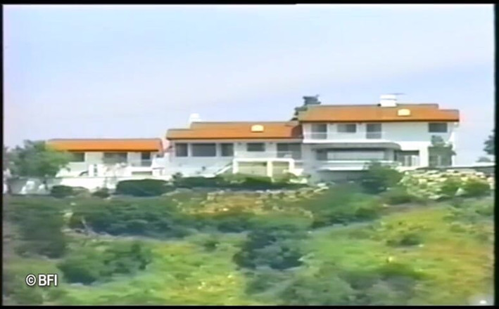 Combat zone transsexual barebacking: पार्टी पार्टनर्स