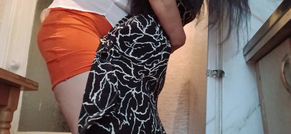 Lesbian-candys: Меня быстро трахнула моя домина милфа-босс на общей офисной кухне