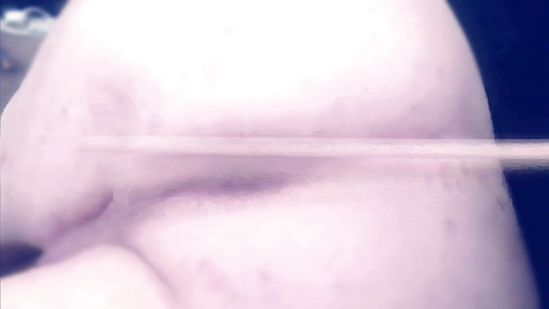 Oznob Oznofla: 角質Sissyboyお尻から口へ肛門スパンキングと吸う玩具新鮮なアウトから彼の嫌いな人