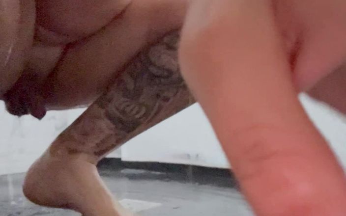 Dannax love: Peras susu di kamar mandi!