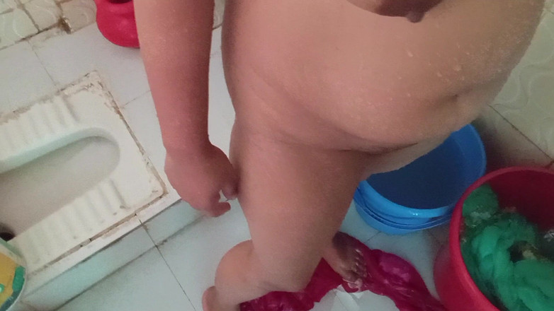 Sumahomesex: Bhabhi zmienia sukienkę w toalecie hotelowej