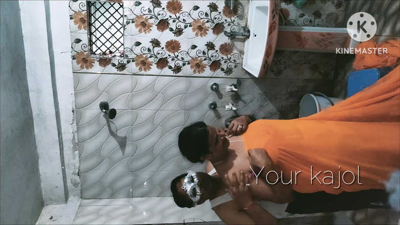 Lustykajolbhabhi: Gadrai Bua Ki Baño Me Chudai