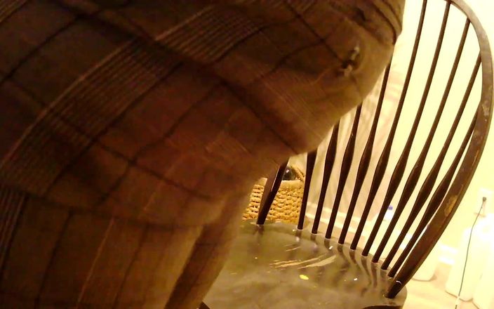 Dick Pants: Îndepărtând hainele de lucru ale zilei