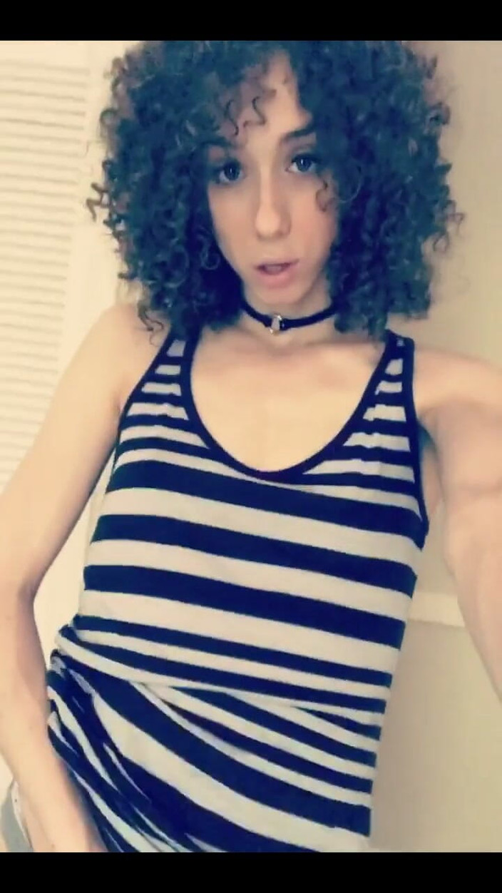 Tia Tizzianni Productions: Külotuma ön döl dökülüyorum