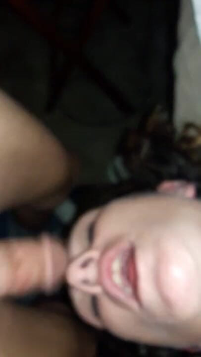 B & J productions: Tátovi péro v krku