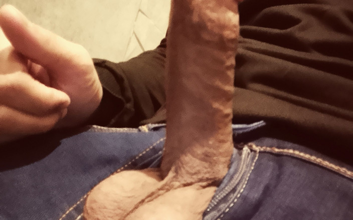HemoShovel: Kiedy piękny zły chłopiec sprawia, że jego penis jest wyprostowany i...