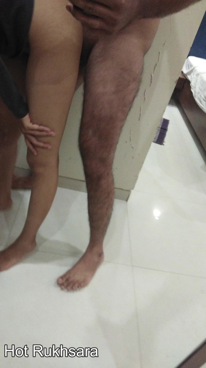 hot_rukhsara: bos aur sekretri. boodha javaan. bos ne yuva sekretri ko...