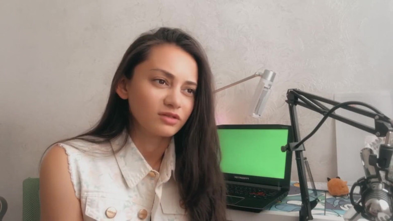 Malati Sex Education: Мой Первый Лесбийский Поцелуй