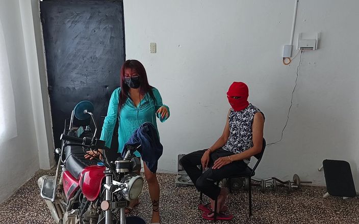 NEGRITA SEXY: Seduco il vicino mentre lui lucida la sua moto