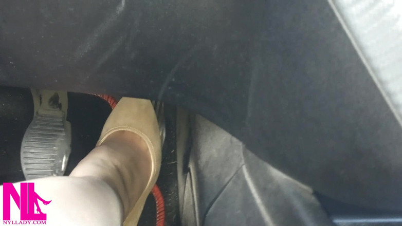Nyllady: Driving Fast in Beige Pumps on Way to Airport