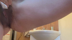 sweethanajapanese: Video kencing memek kencing air kencing di toilet