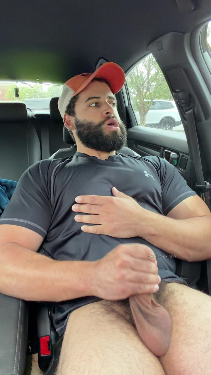 mascbeef95: Muscle Cub in the Car
