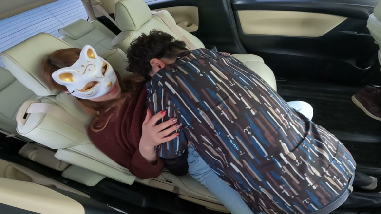LuuLee0804: Sex v autě nahý vedle manžela