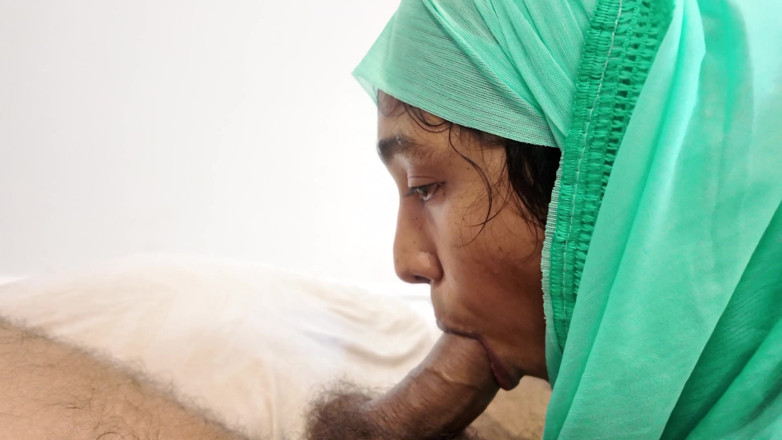 Immfuck: Ratu deepthroat muslim yang berhijab mahukan air mani saya dua...