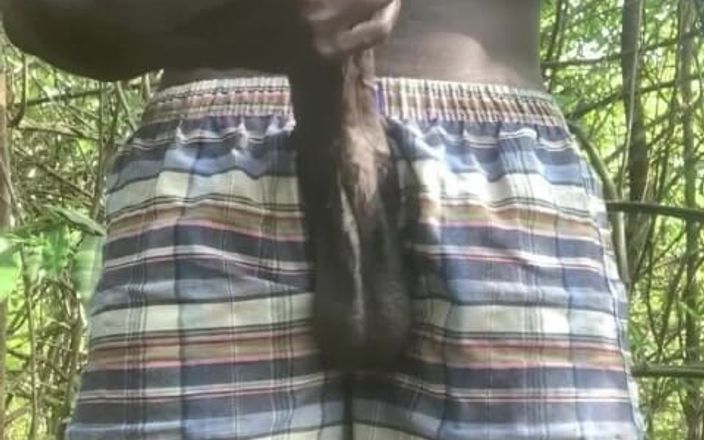 WildFreakBottom: Wichsen im wald, riesiger cumshot