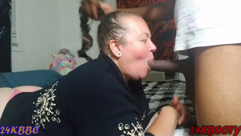 24KBBC: Reife bBW-nachbarin besahnt meinen schwanz und schluckt mein sperma