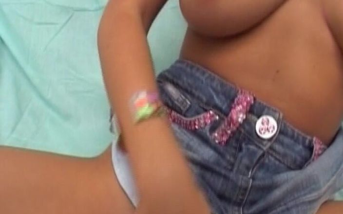 Busty German Sluts: Вона німецька красуня, яка любить грати зі своєю тугою пиздою