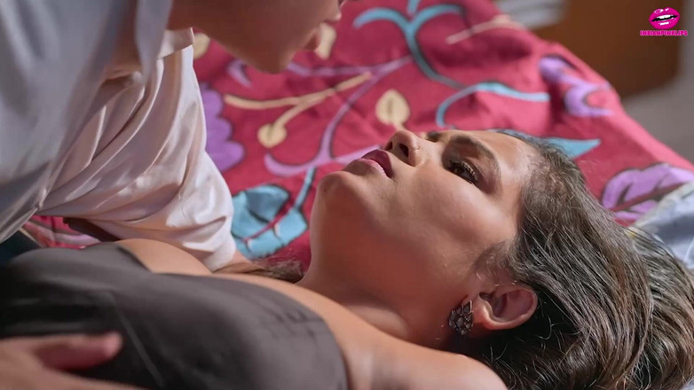 Indianpinklips: Fratele vitreg savurează sexul cu sora vitregă