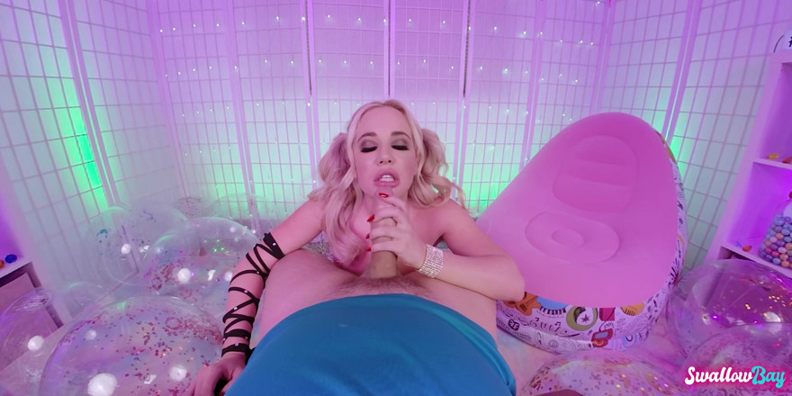 Swallowbay 2D: Blonde zöpfe MILf heiß, schlampiger blowjob und spermaspiel-pOV