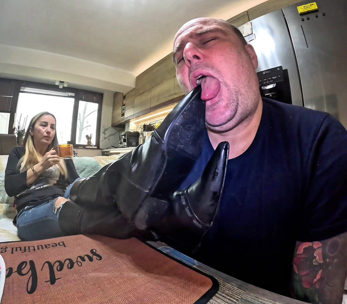 Mistressyammyboots: Ritual Der Unterwerfung: Die Macht Der Sohlen