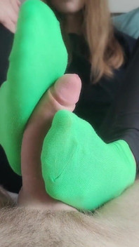 Sockjob in hellgrünen knöchelsocken