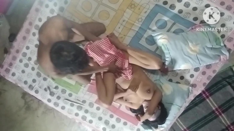 Nisha bhabhi ki chudai: Зрелая женщина трахается с другом сына