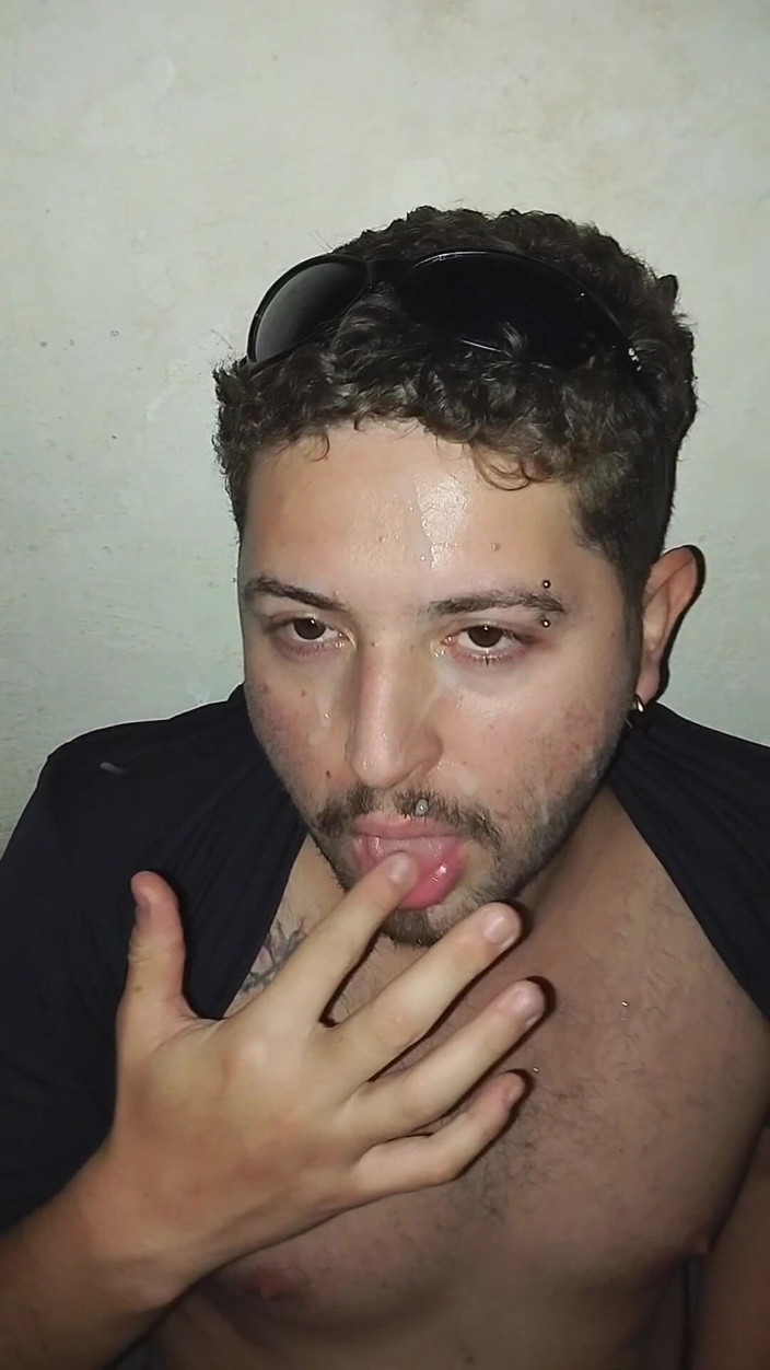 Marcosninfo: 축구 경기가 끝나고 나는 경기장에서 과시했다.