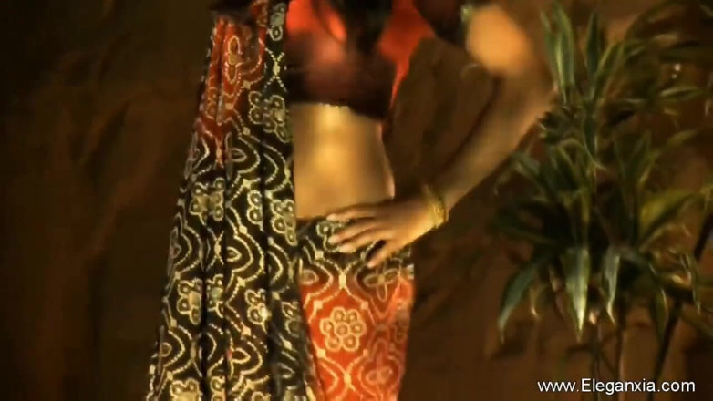 Eleganxia: Sexy Indian babe dancing and showing her perfect body
