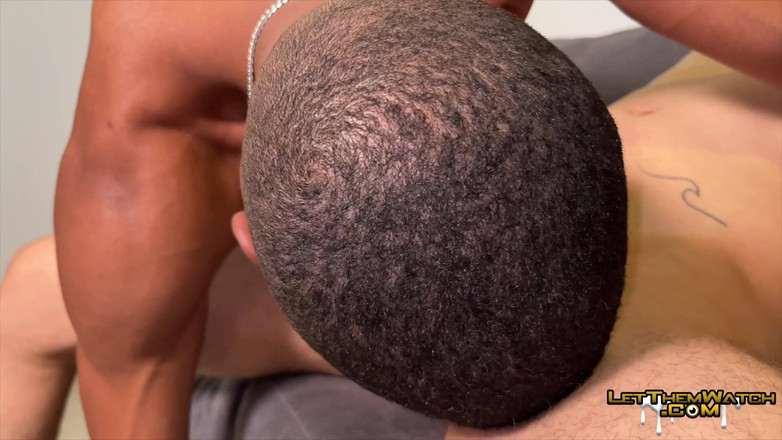 Let them watch: Une Salope Gay Se Fait Baiser Par Des Grosses Bites...