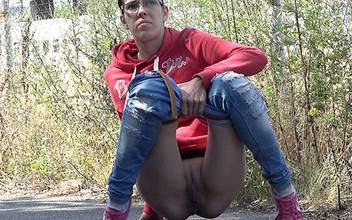 Puffy Network: Sweatshirt dan Sneakers oleh Got2Pee di mana awek datang kencing