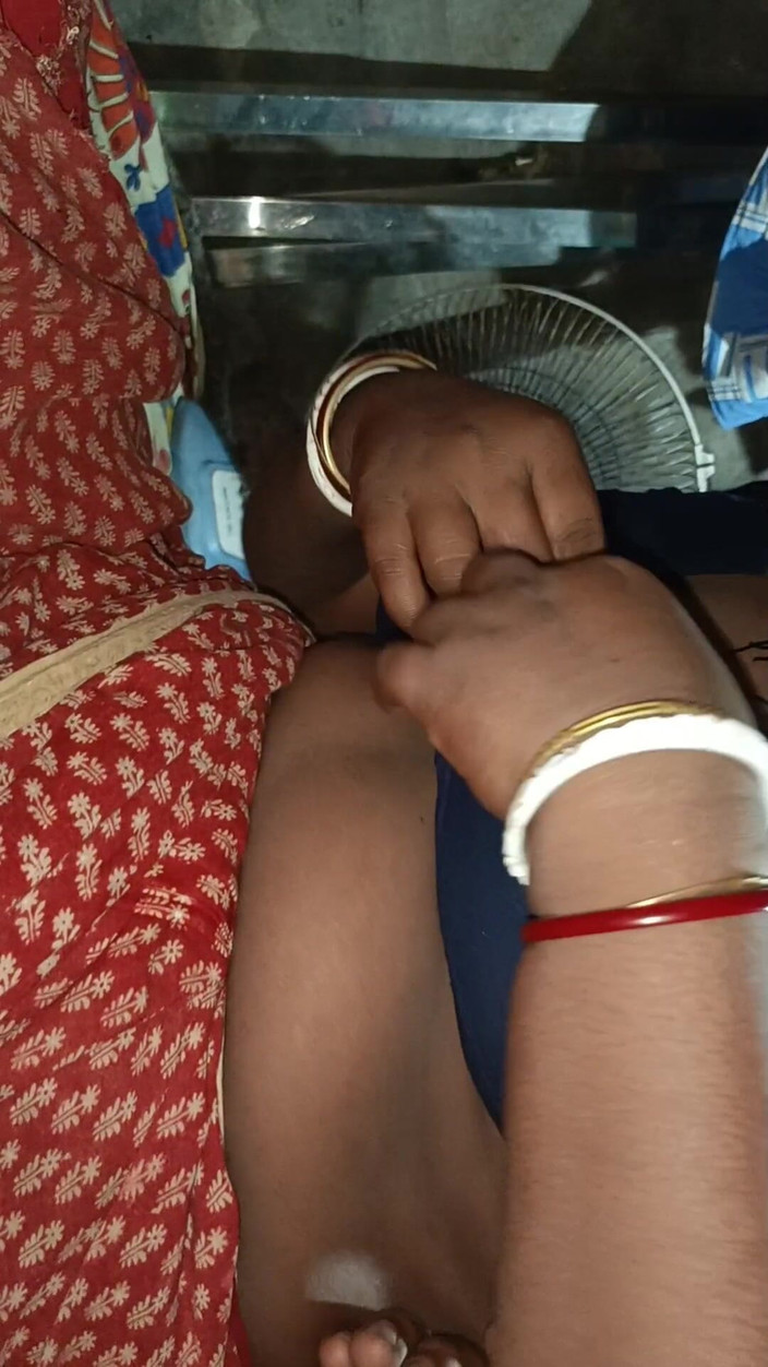 Monika Bhabhi: 印度性感人妻的浪漫和性爱