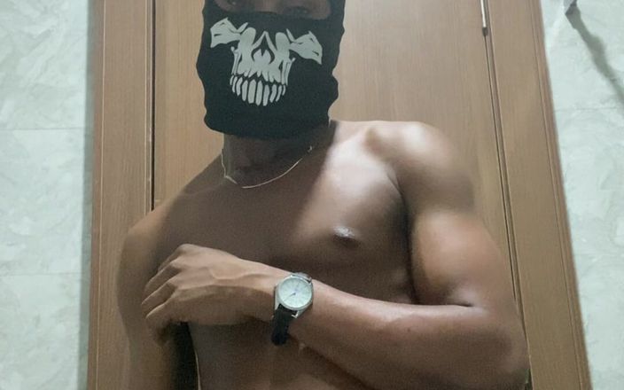 Baddestboyx: Він попросив мене принести змазку