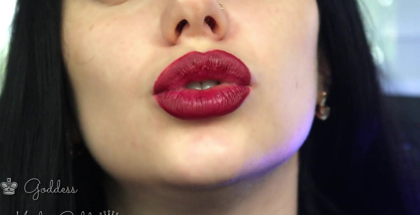 Goddess Misha Goldy: Vyvrcholí se na moje velké rty a vodní děvka kouří! 2