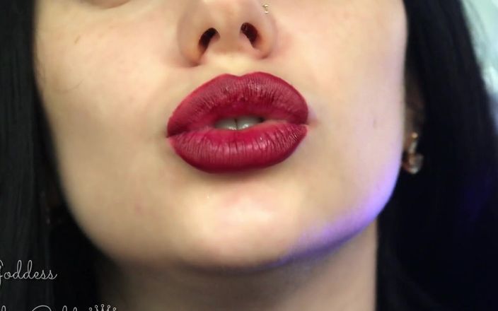 Goddess Misha Goldy: Vyvrcholí se na moje velké rty a vodní děvka kouří! 2