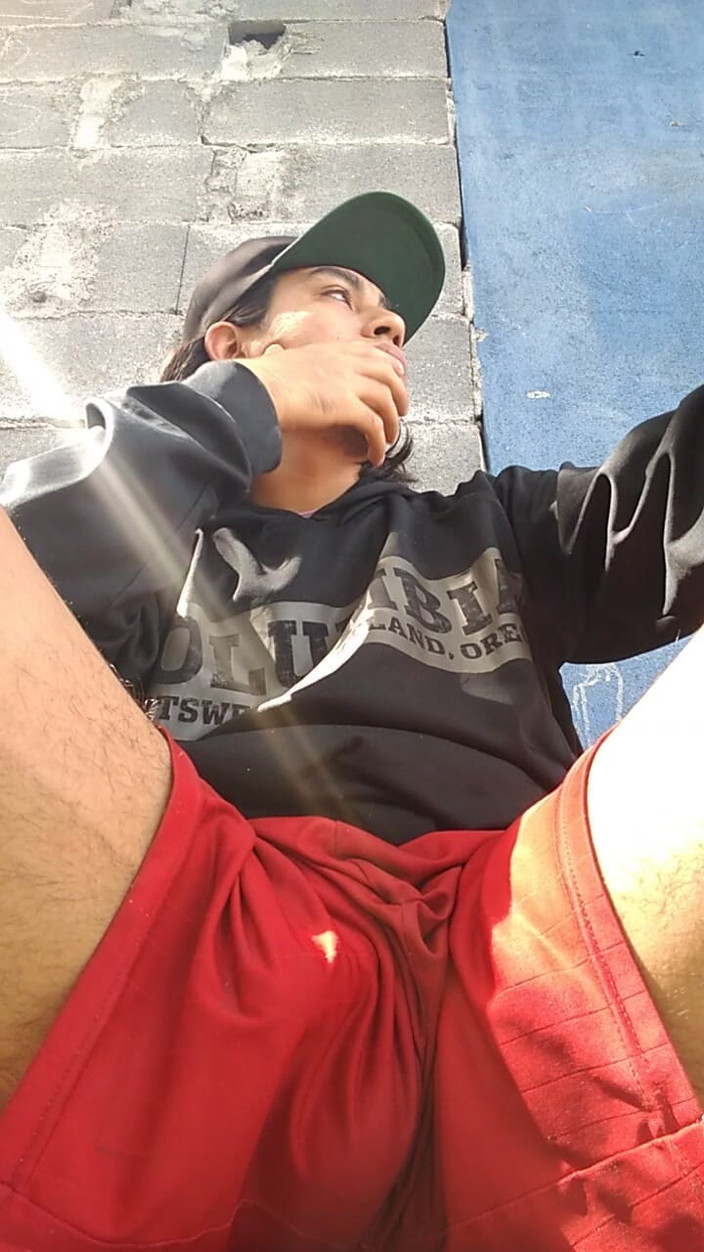 AlexAlejandro13: Bu büyük kafalı adamın muazzam penisi