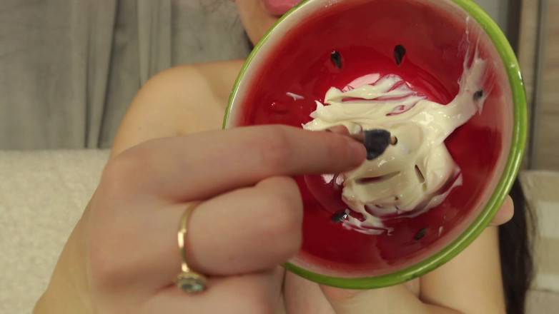 AmayaMori: Riesin stiefmutter benutzt kleinen stiefsohn als