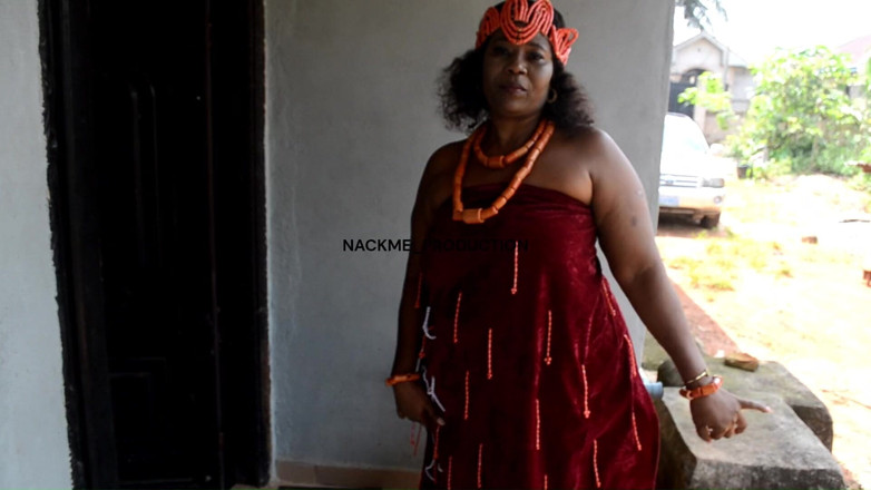 NACKME_PRODUCTION: Koningin Vusi doet het weer