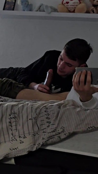 Nur ein schneller schwuler blowjob zwischen