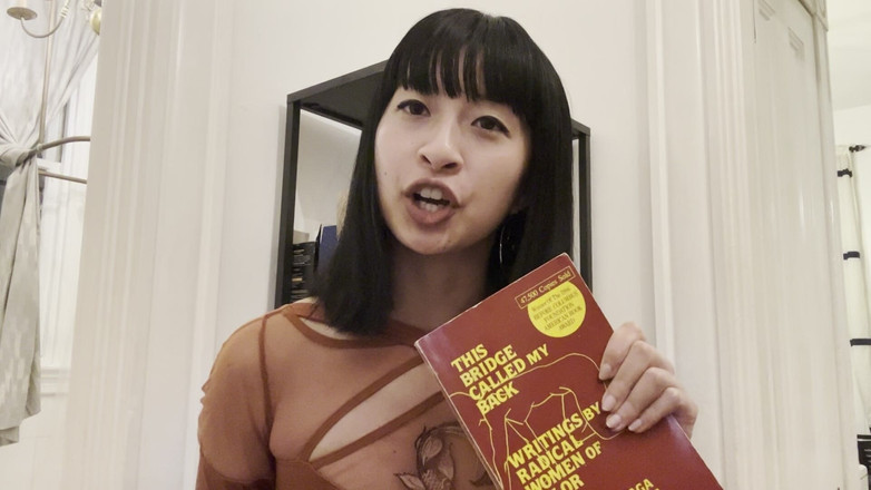 Felicity Azura: Honění se zubní pastou